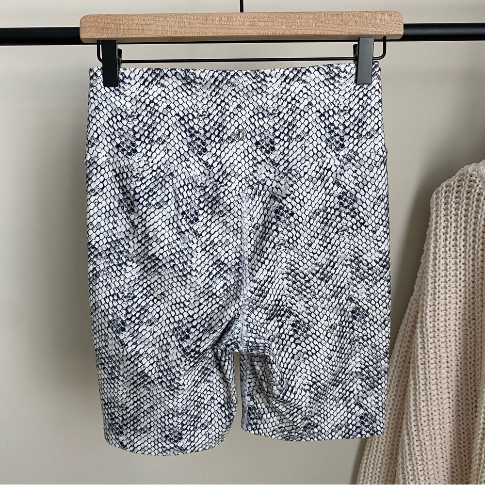 Balance Collection Bike Shorts - Picture 3 of 5